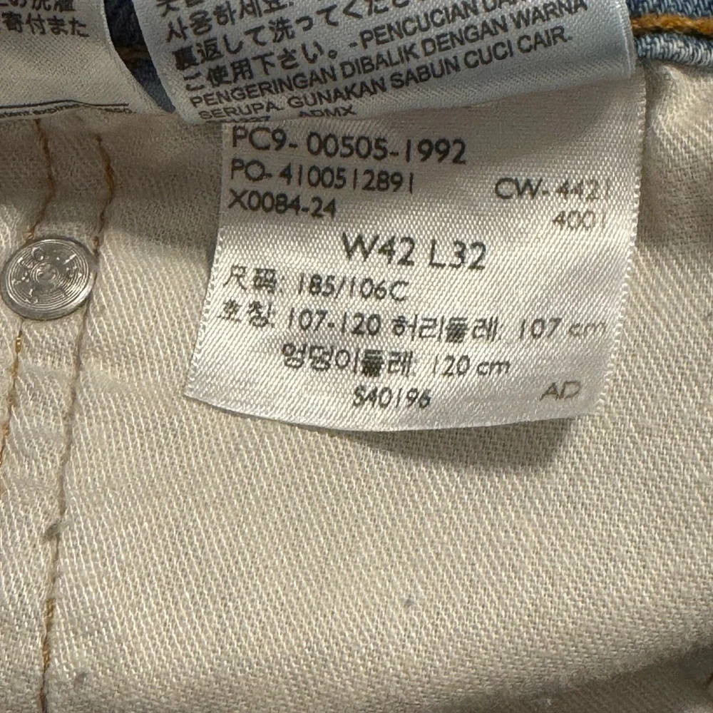 Levi's Men's Straight Jeans in Light wash Blue